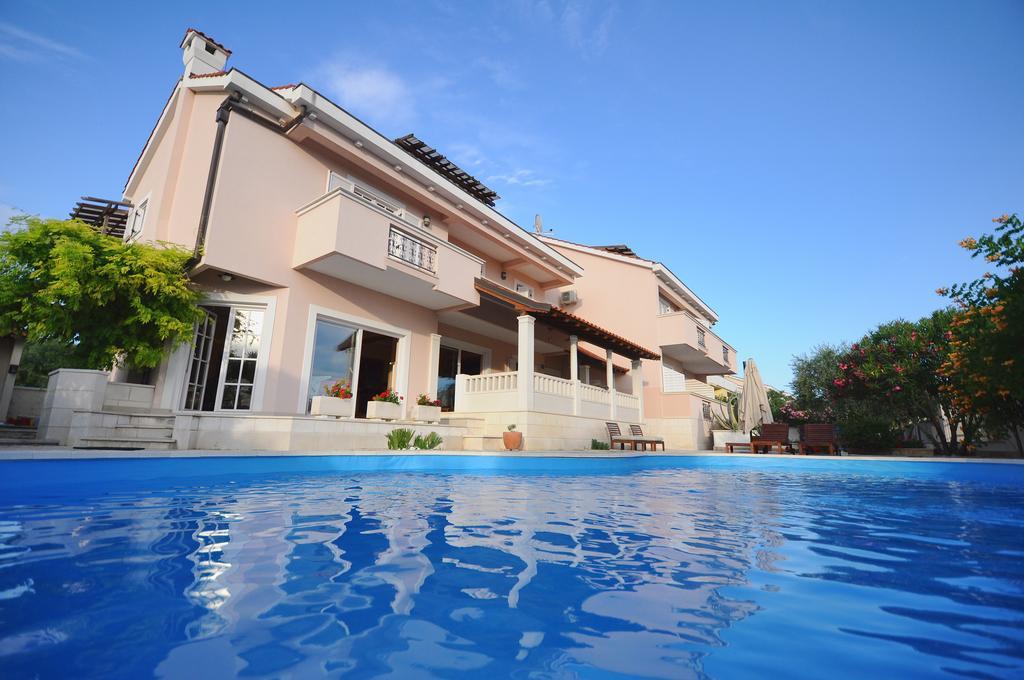 Apartments Villa Marnii Kožino Eksteriør bilde