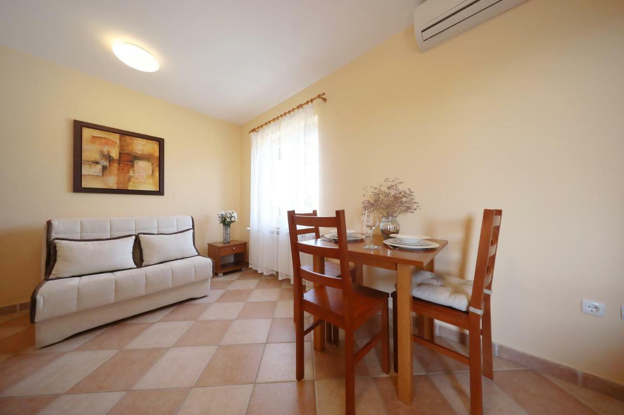 Apartments Villa Marnii Kožino Eksteriør bilde