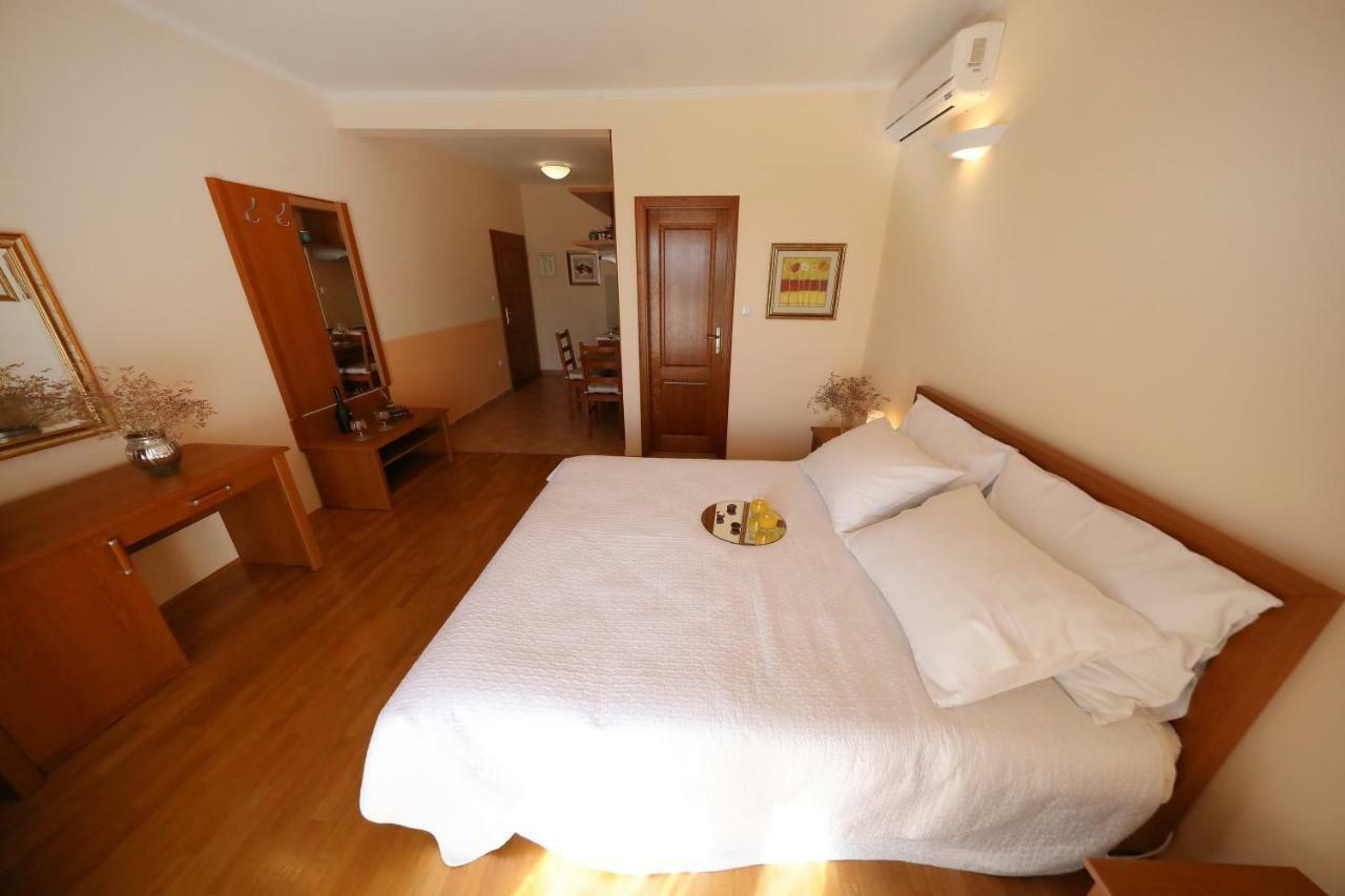 Apartments Villa Marnii Kožino Eksteriør bilde