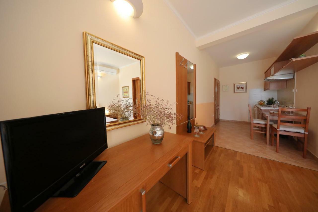 Apartments Villa Marnii Kožino Eksteriør bilde