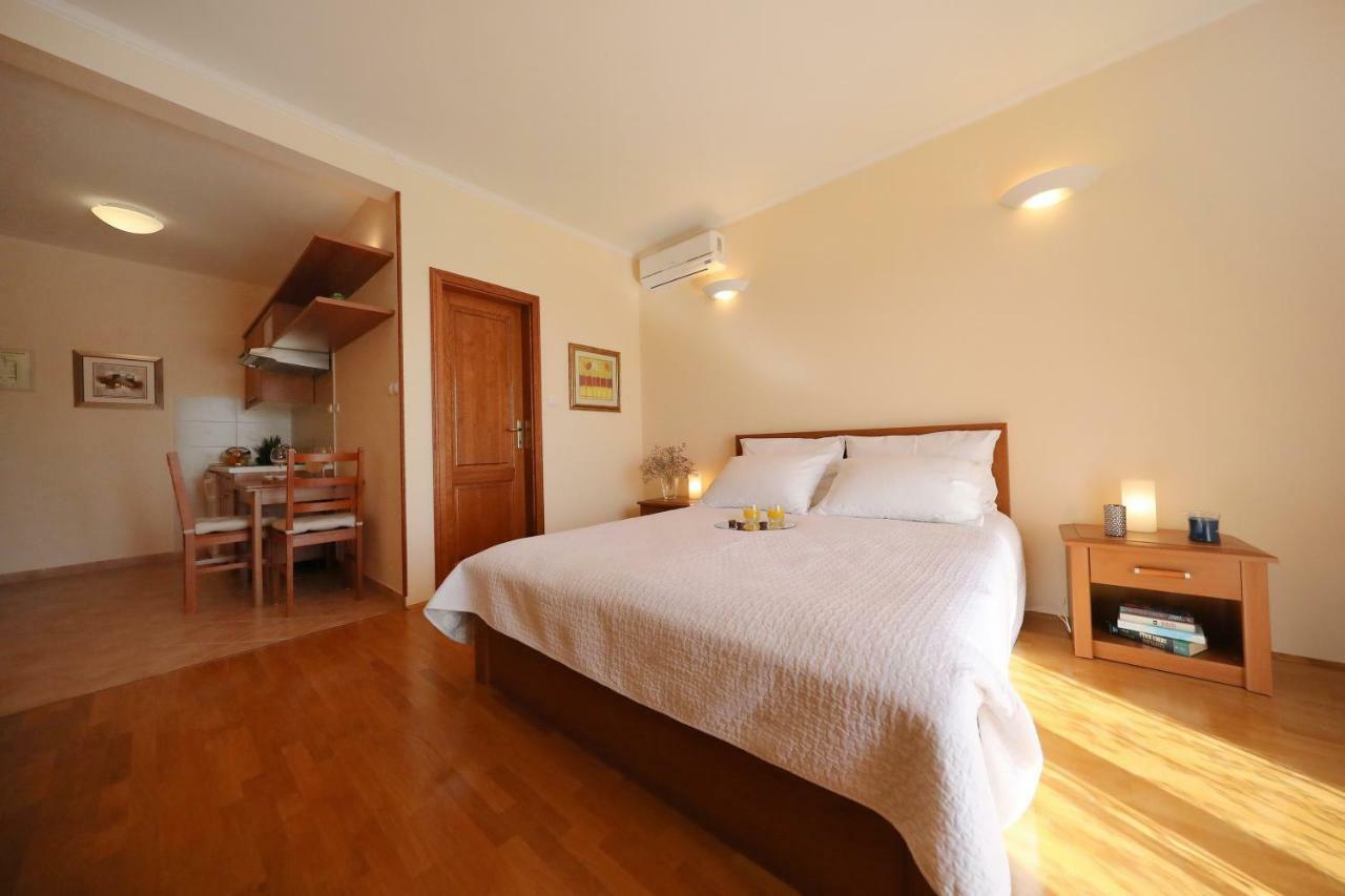 Apartments Villa Marnii Kožino Eksteriør bilde